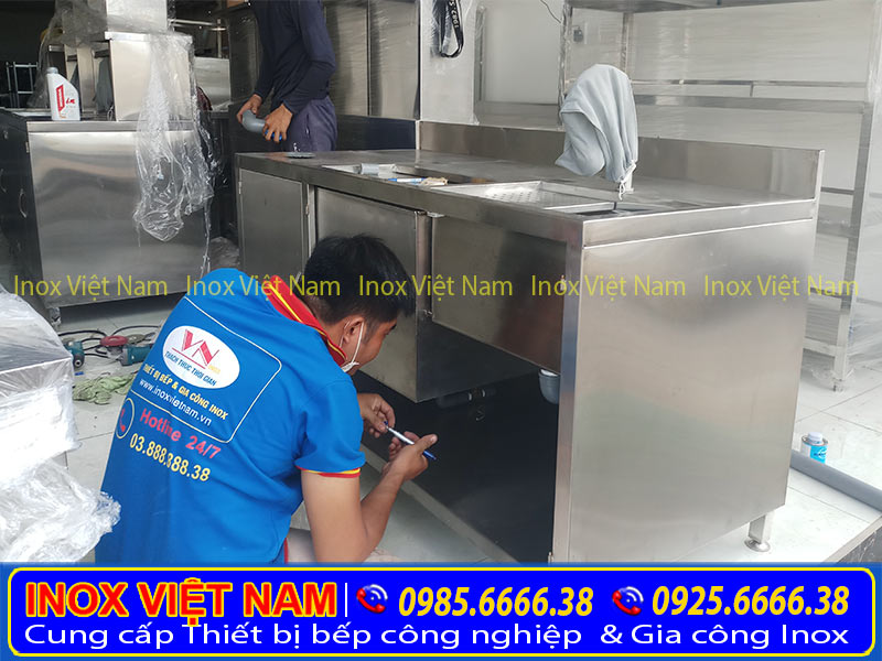 Đặt làm tủ đá inox