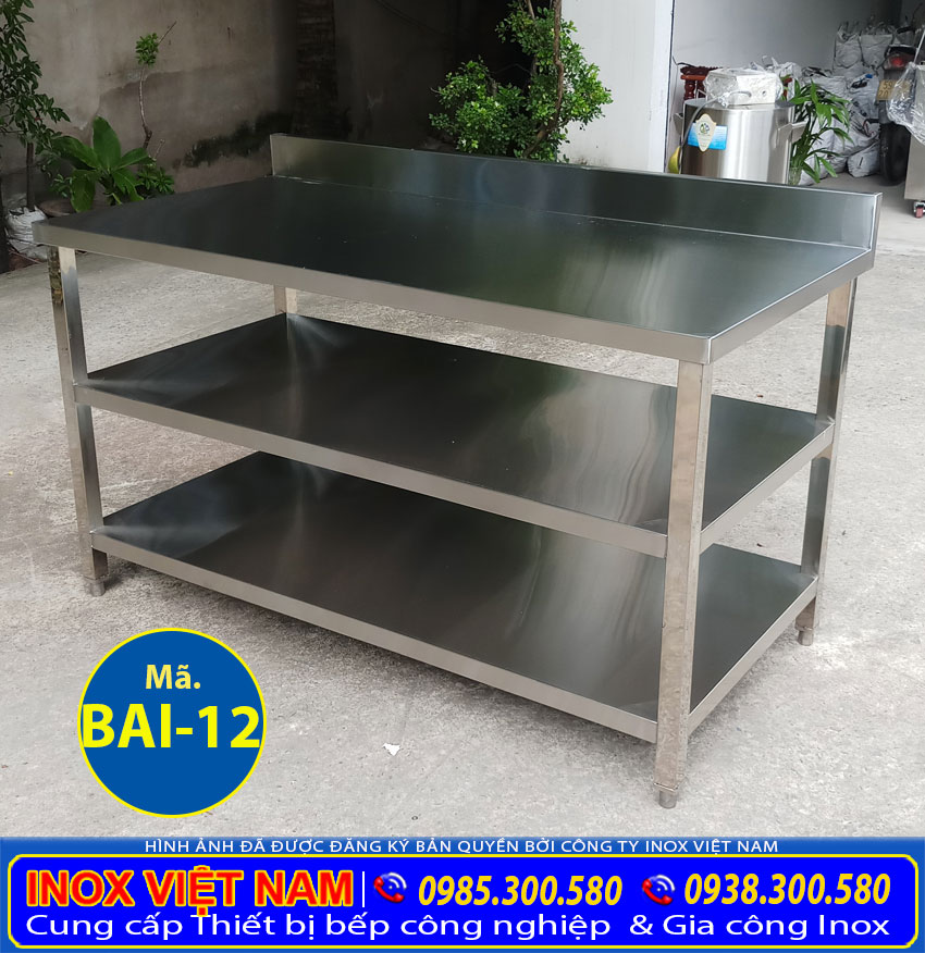 Bàn sơ chế inox 3 tầng có gáy giá tốt.