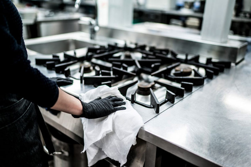 Bảo quản bếp âu berjaya chính hãng, lau chùi thường xuyên để giúp tăng tuổi thọ của sản phẩm.